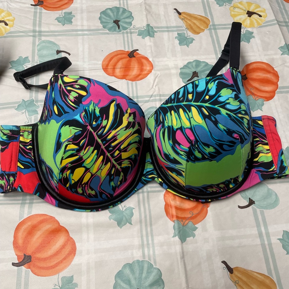 2 cacique push up bras with under wire